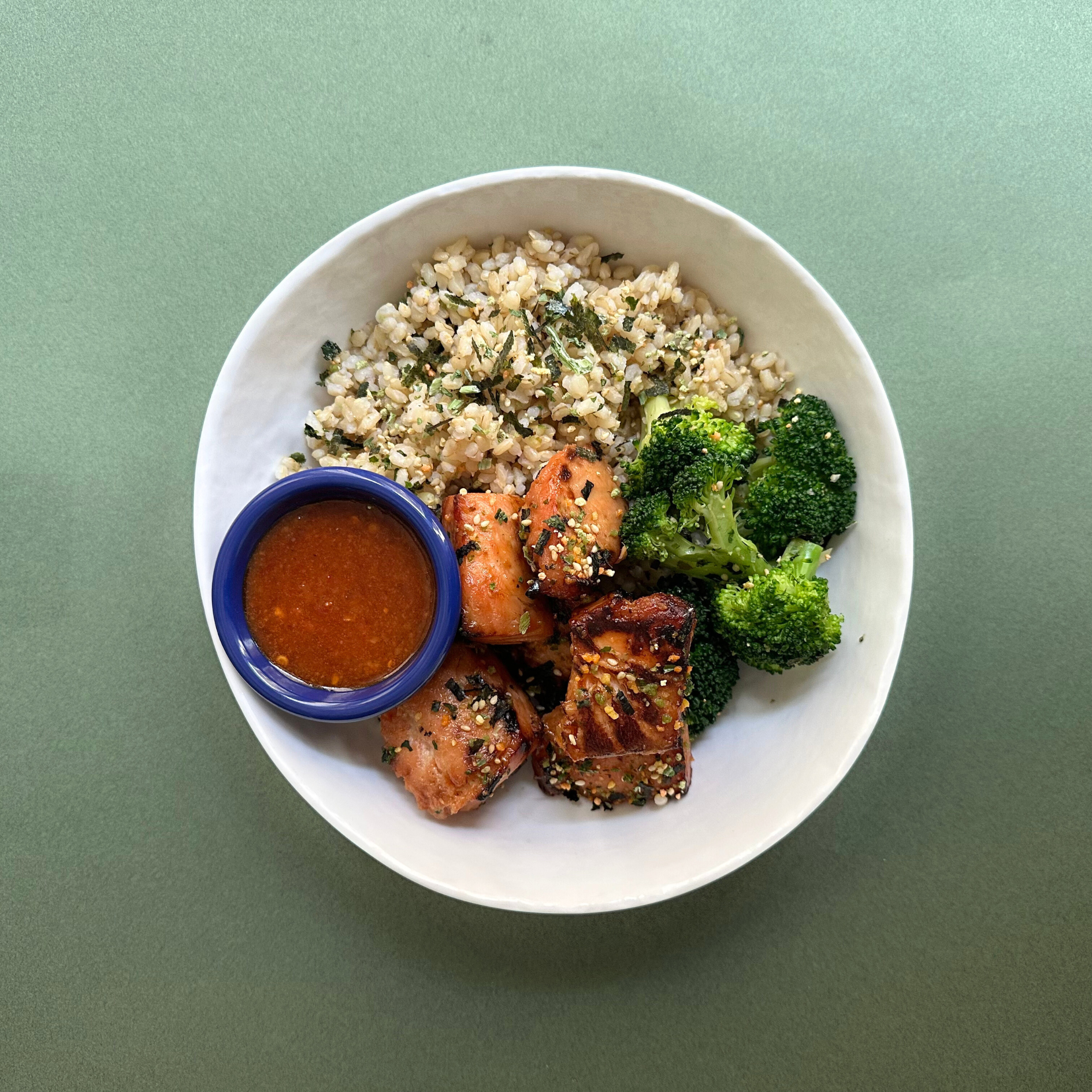 Crispy Salmon Sushi Bowls with Brown Rice & Broccoli