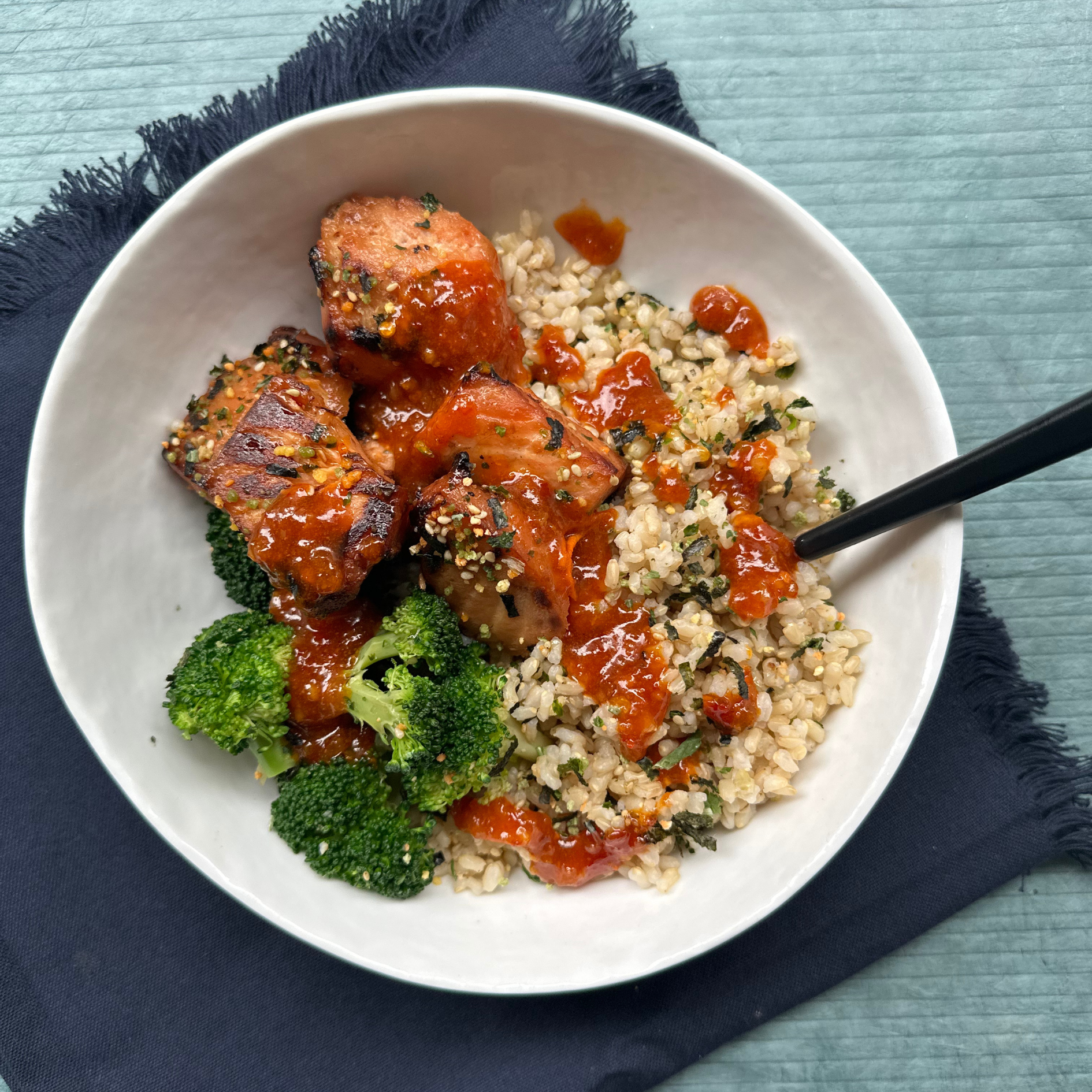 Crispy Salmon Sushi Bowls with Brown Rice & Broccoli