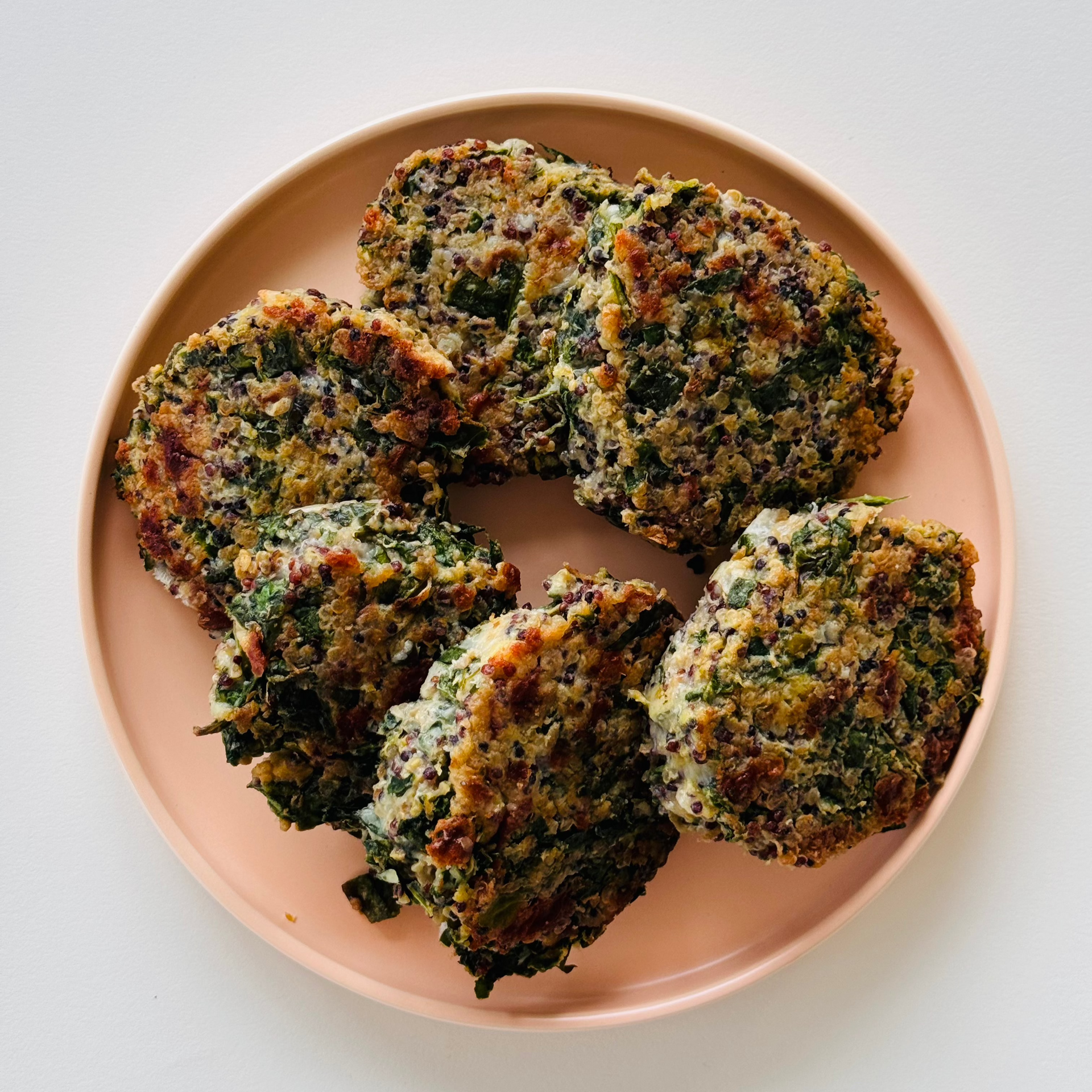 Cheesy Quinoa & Spinach Cakes