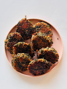 Cheesy Quinoa & Spinach Cakes